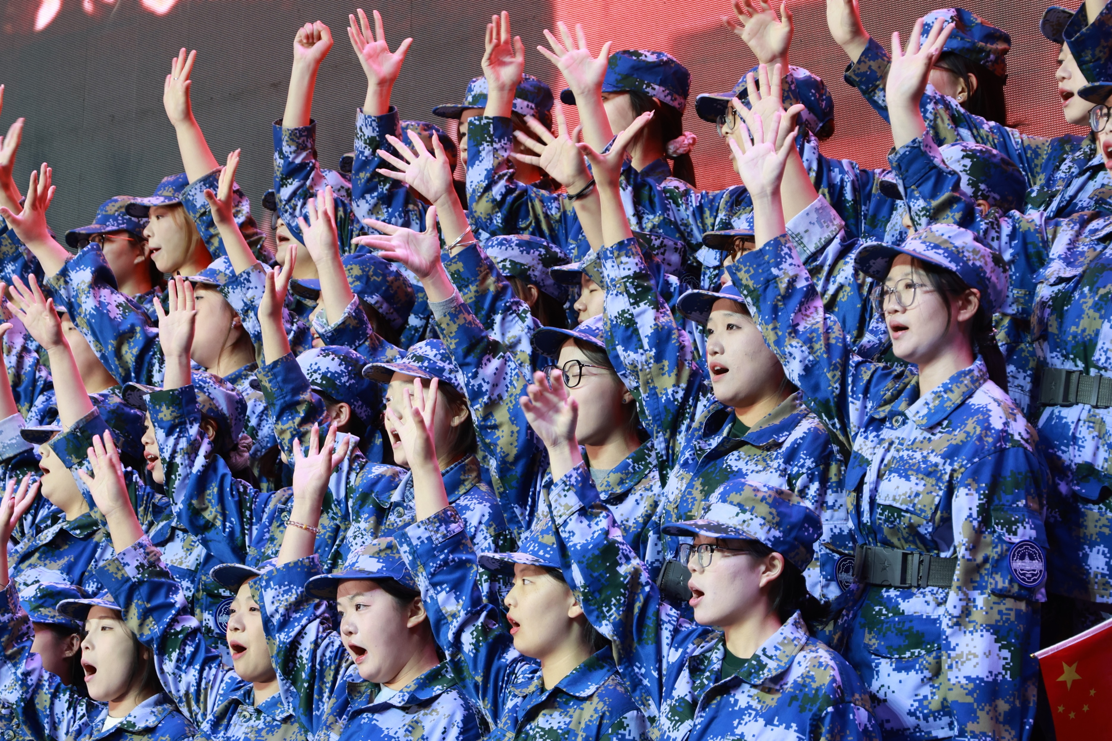 ????????????????????￡???????????????????